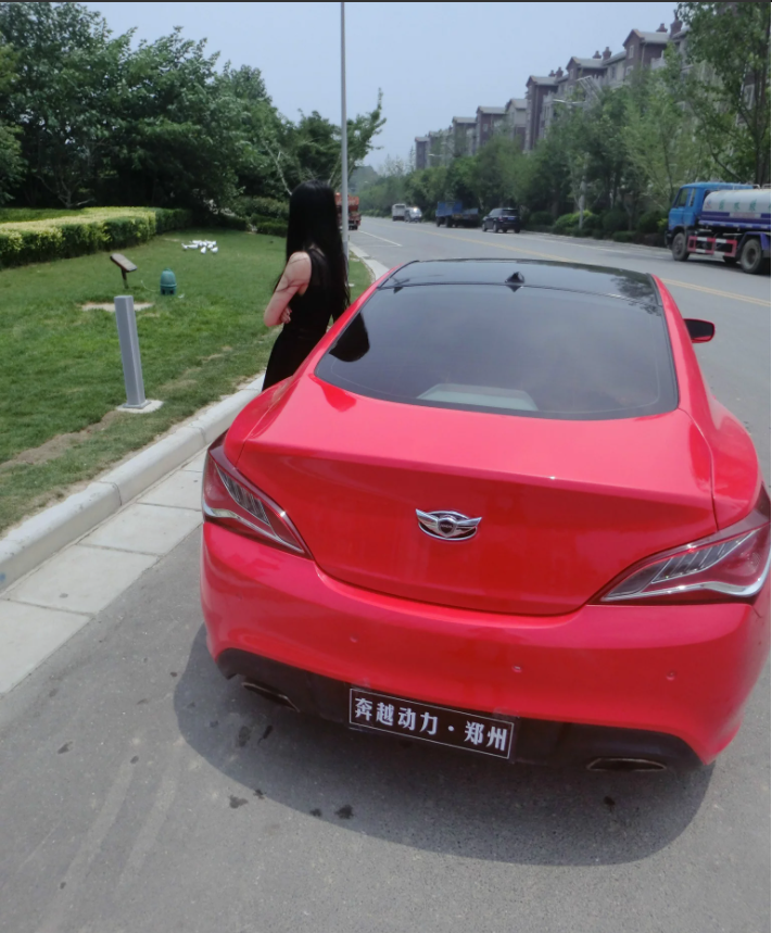 媳婦當車模
