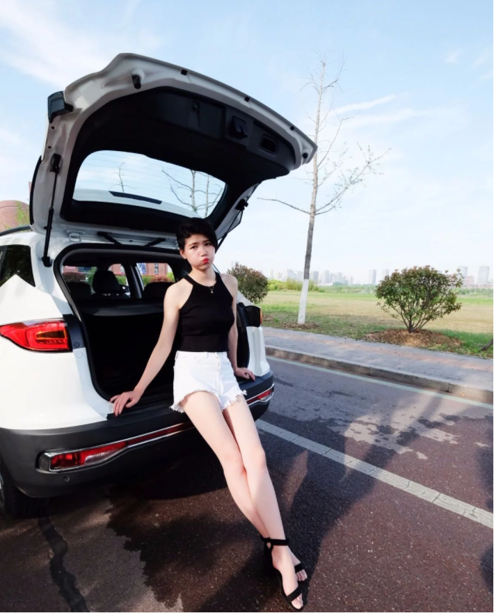 媳婦當車模