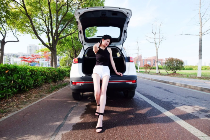 媳婦當車模