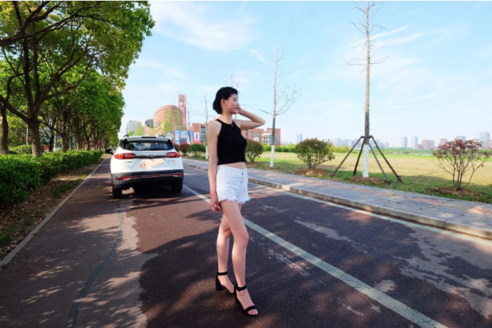 媳婦當車模