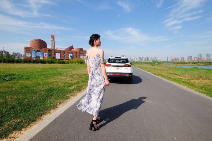 媳婦當車模