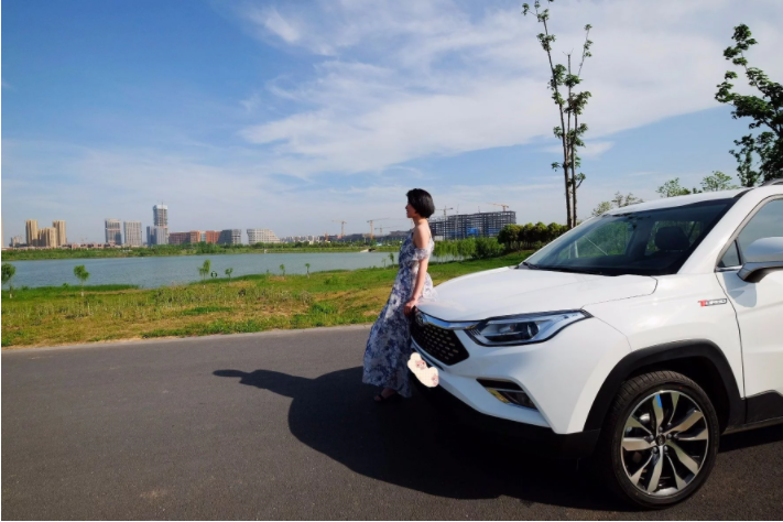 媳婦當車模