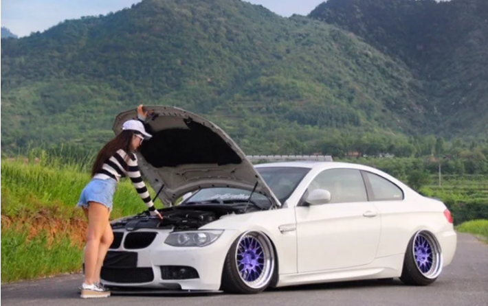 美女車膜