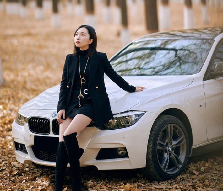媳婦當(dāng)車模