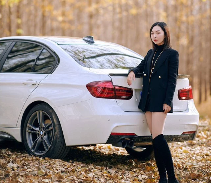 媳婦當(dāng)車模